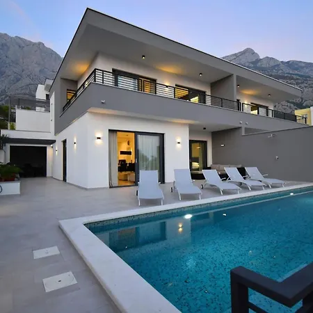 Zoran By Interhome *