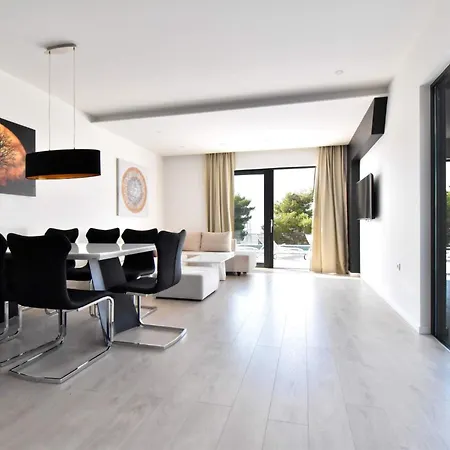 Zoran By Interhome * Makarska