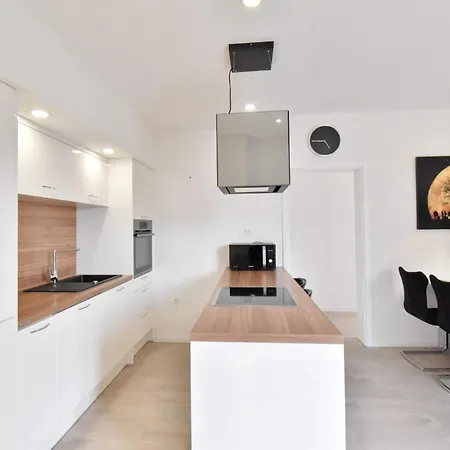 Dom wakacyjny Zoran By Interhome
