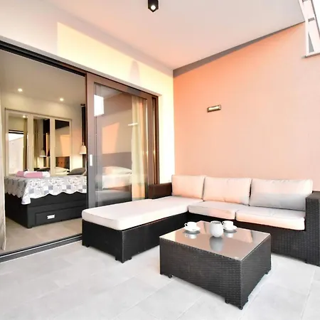 Nyaraló Zoran By Interhome Makarska