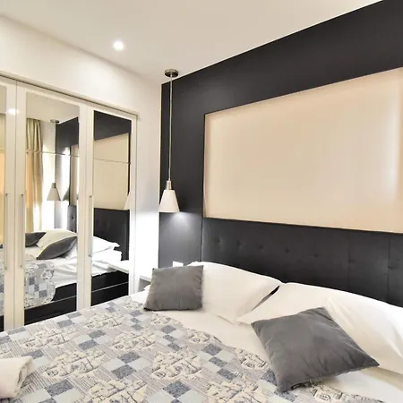 Nyaraló Zoran By Interhome Makarska