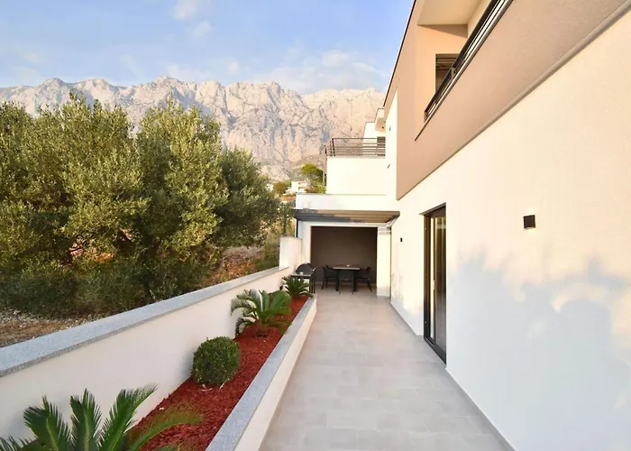 Holiday home Zoran By Interhome Makarska